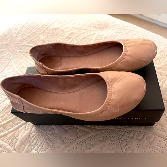 ✨3/$30✨ Vince Camuto Ellen ballet flats in bisque / nude - Picture 2 of 3